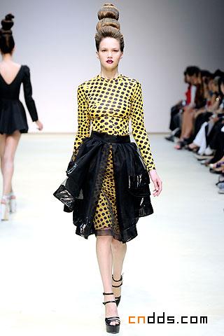 2010 SS RTW 春夏 女裝成衣 -- Danielle Scutt