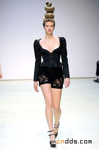 2010 SS RTW 春夏 女装成衣 -- Danielle Scutt