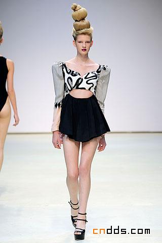 2010 SS RTW 春夏 女裝成衣 -- Danielle Scutt