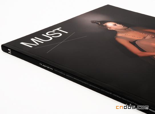 MUST magazine平面设计作品