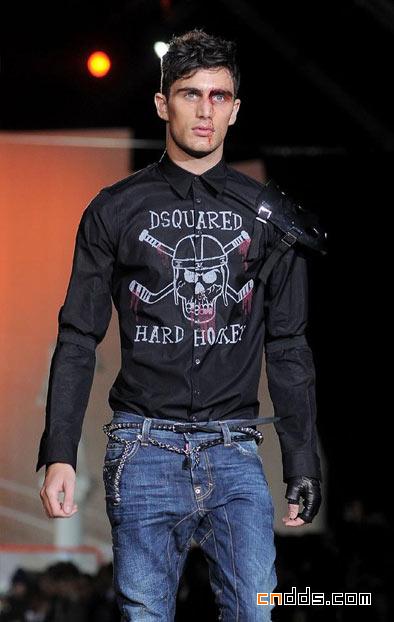 D二次方(DSquared)2010秋冬男裝秀場(chǎng)