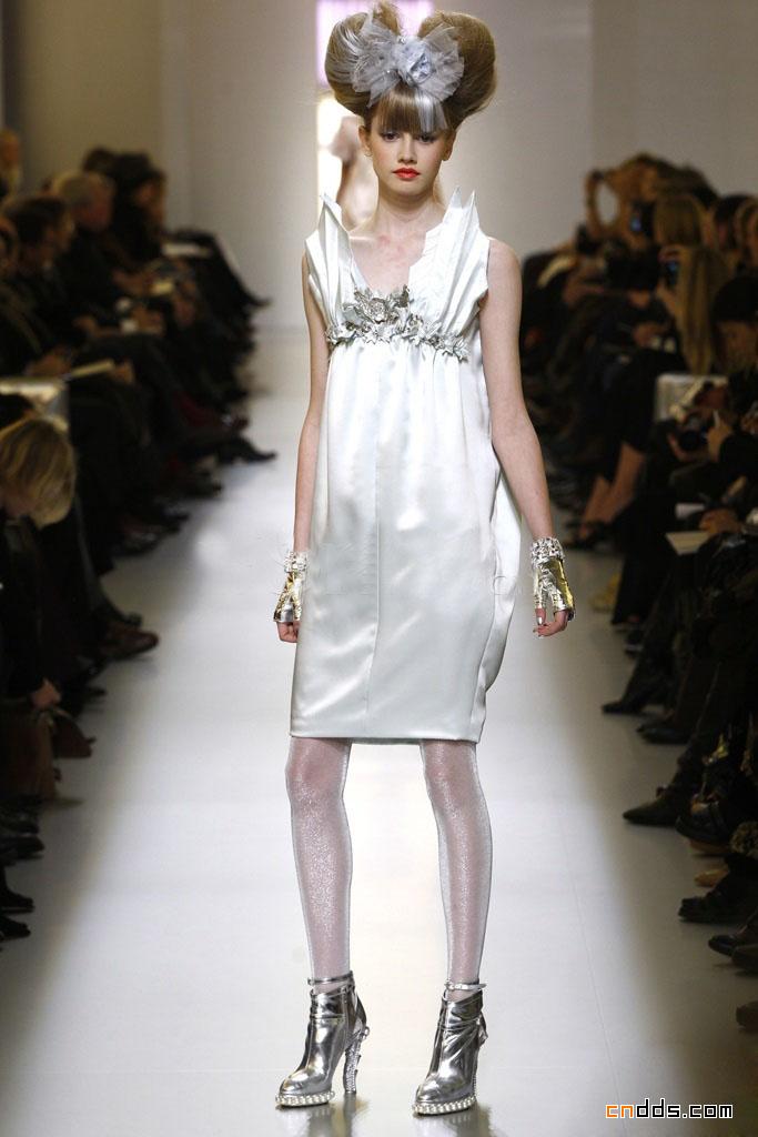 浪漫银色时代 Chanel 2010春夏高级定制（上）