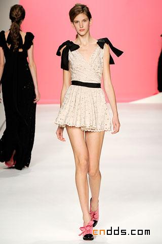 纪梵希(Givenchy)2010春季高级定制女装