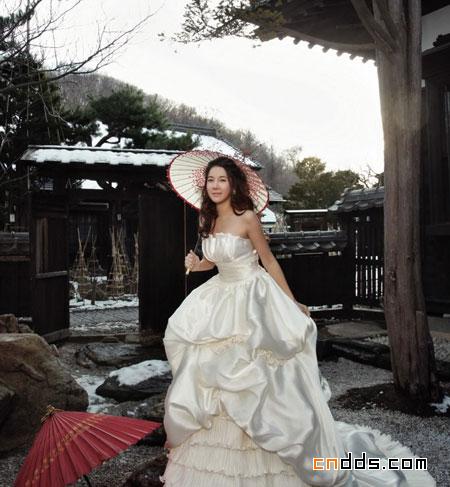 李智雅绝美异域风情雪地婚纱写真