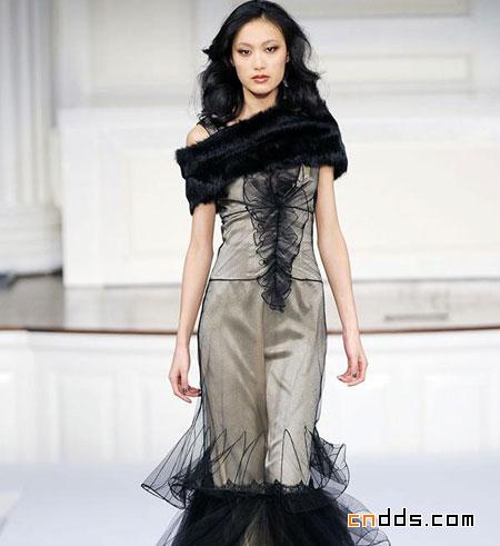 Oscar De La Renta 2010秋冬禮服秀場(chǎng)