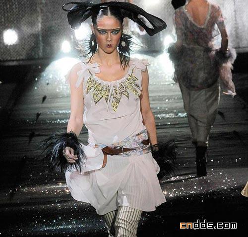 John Galliano 2010秋冬女裝秀場(chǎng)