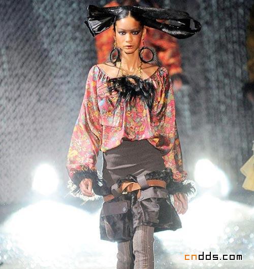 John Galliano 2010秋冬女裝秀場(chǎng)