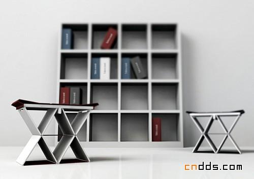 攜帶方便的折疊書本椅