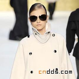 麥絲瑪拉(Max Mara)2010秋冬女裝秀場(chǎng)