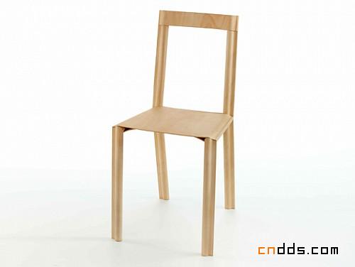 用木板片制作的椅子
