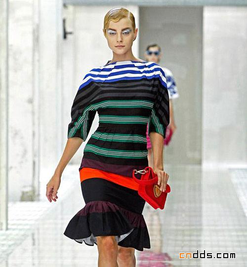 米兰时装周：普拉达(Prada)2011春夏女装