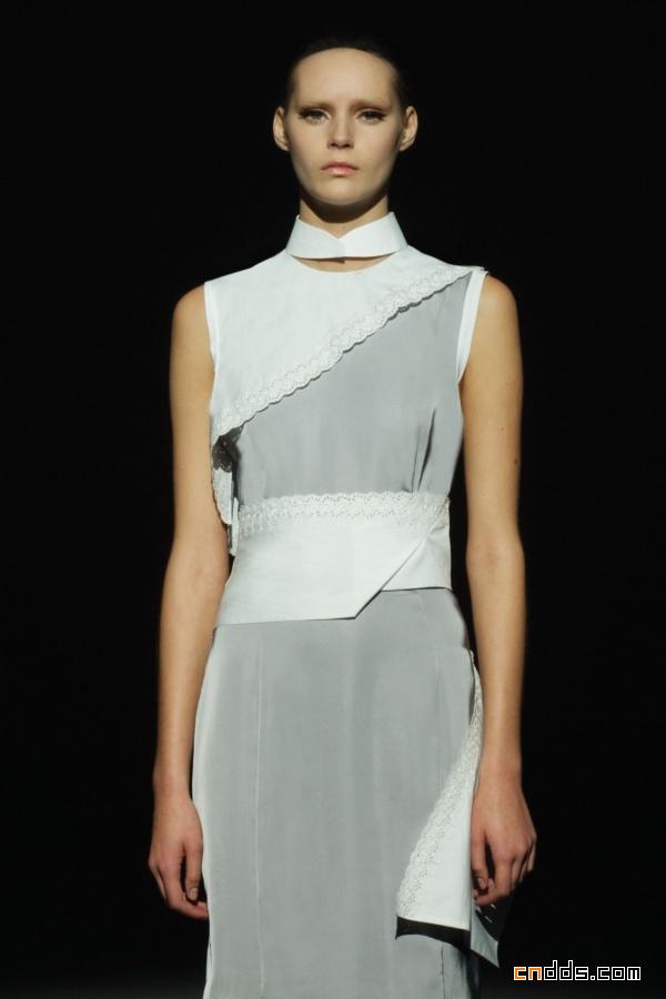 巴黎時(shí)裝周Hussein Chalayan S/S 2011