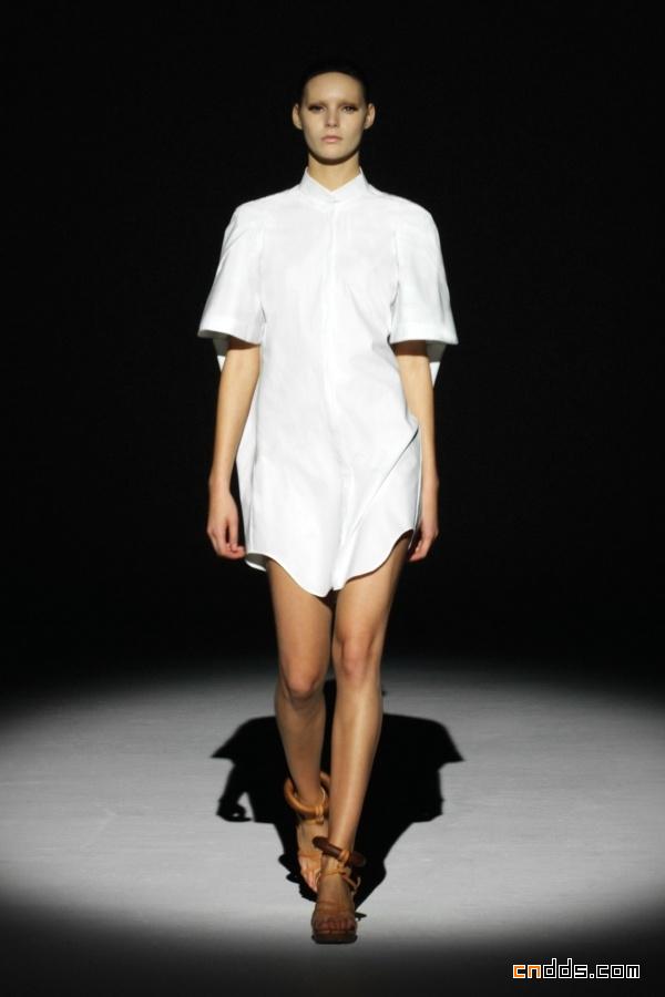 巴黎时装周Hussein Chalayan S/S 2011