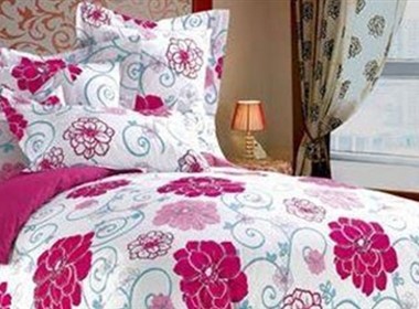 10款花朵图案床品打造温暖卧室