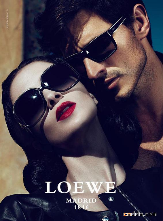 Loewe红色经典诠释激情