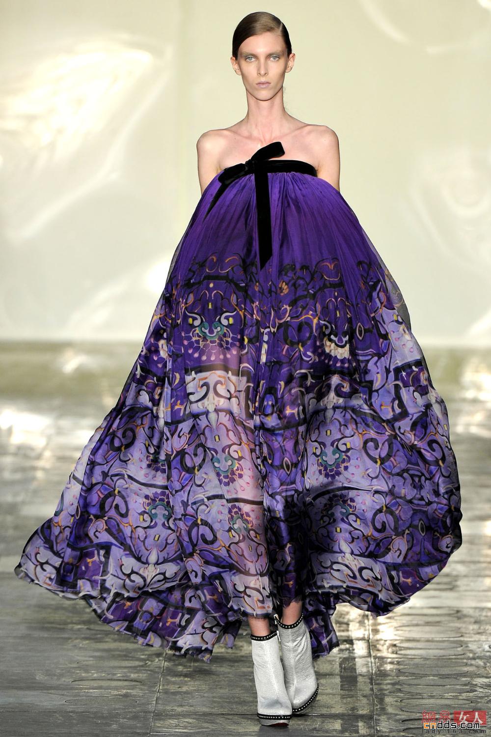 Mary Katrantzou 2011秋冬倫敦時(shí)裝周秀場(chǎng)(下)