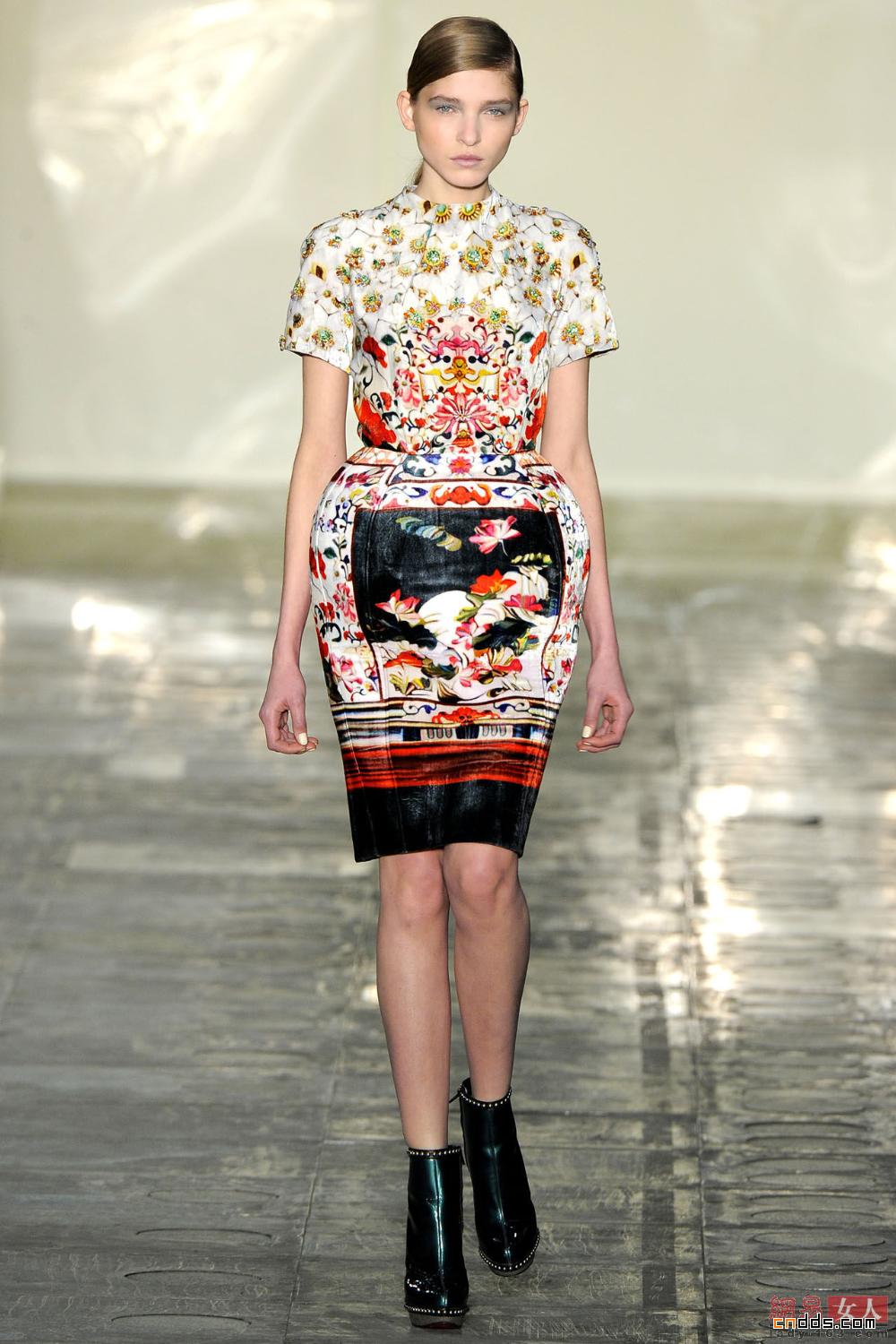 Mary Katrantzou 2011秋冬倫敦時(shí)裝周秀場(chǎng)(下)