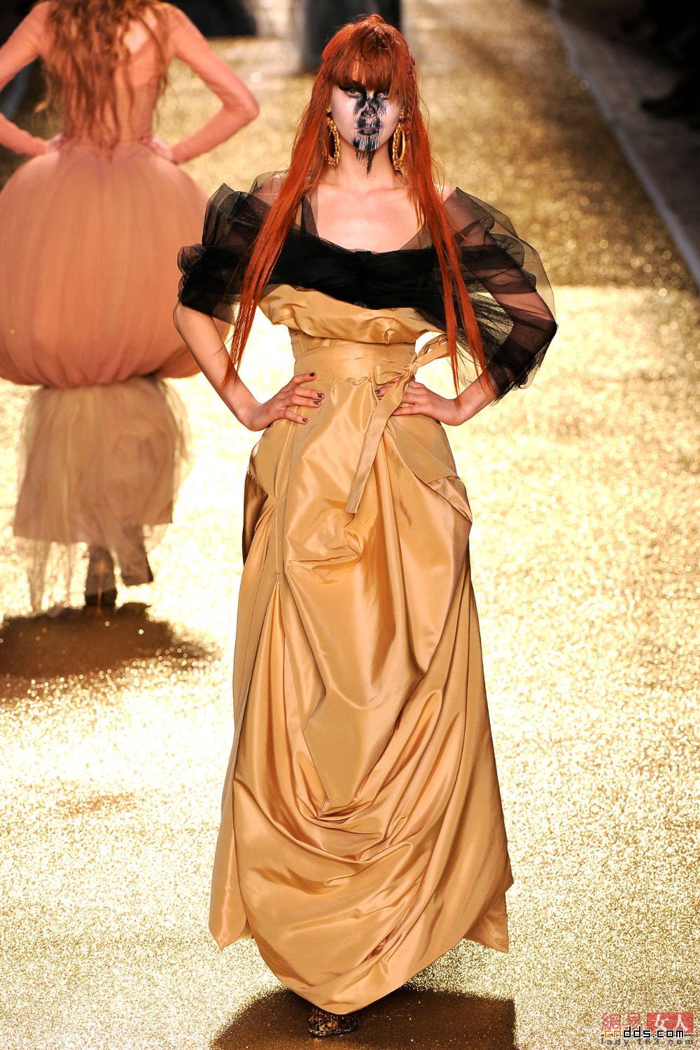 Vivienne Westwood 2011秋冬巴黎时装周秀场（上）