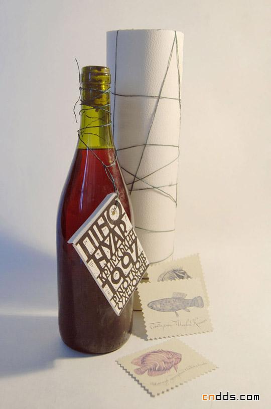 漂亮的葡萄酒瓶贴标签设计