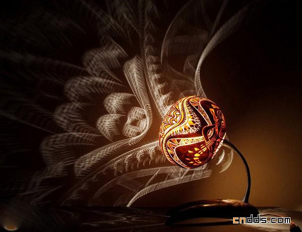 波兰艺术家令人惊叹的美丽葫芦灯具设计