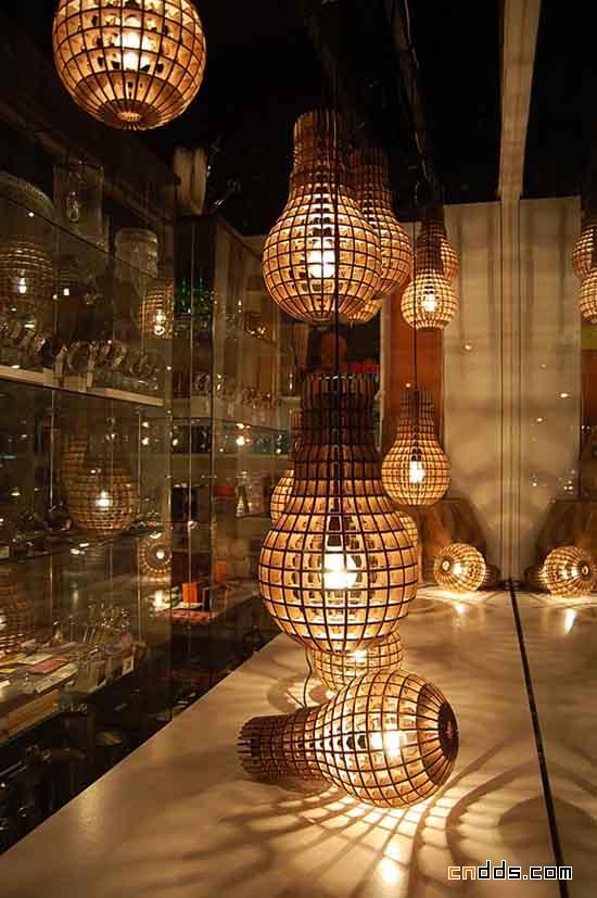 木质感的装饰灯设计
