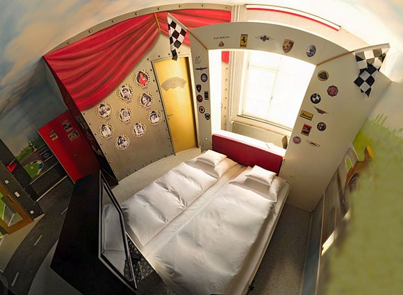 V8 Hotel，真正的汽车旅馆
