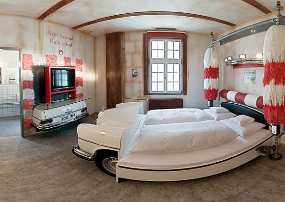 V8 Hotel，真正的汽车旅馆