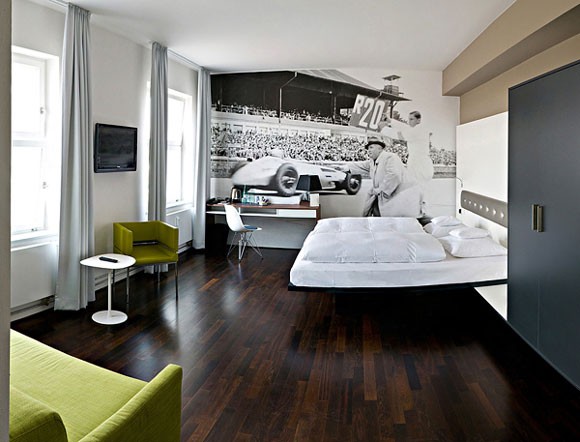 V8 Hotel，真正的汽车旅馆