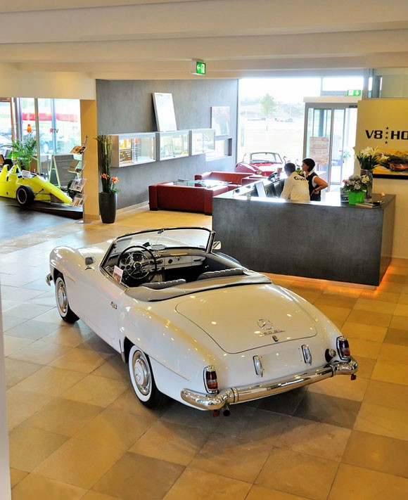 V8 Hotel，真正的汽车旅馆
