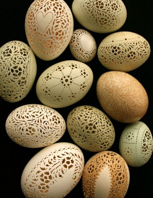相当淡定的鸡蛋壳上的雕刻艺术