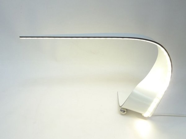 创意弯曲Ruray LED台灯设计