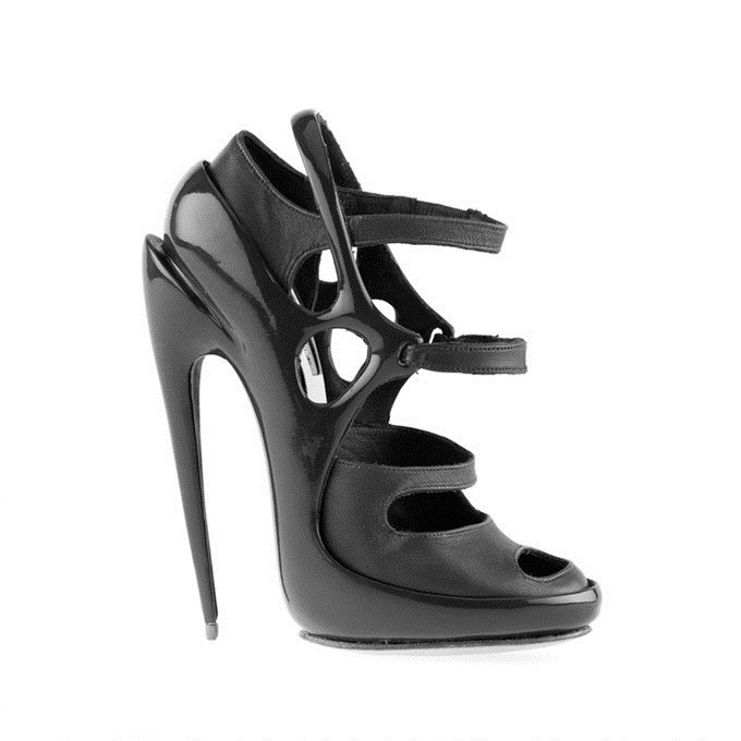 黑白灰具有建筑韵味的时尚鞋子设计