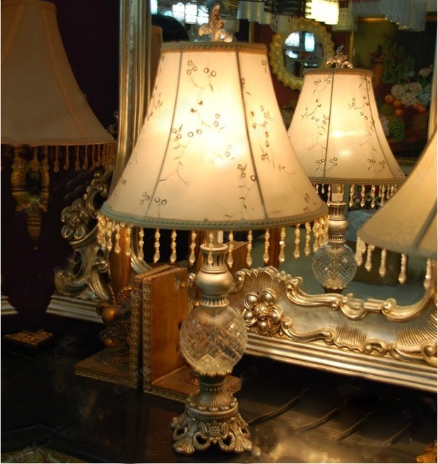 婚房摆件灯具台古典时尚交融的美