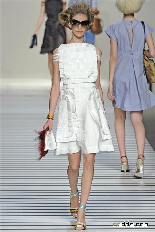 FENDI 2012春夏回歸務實