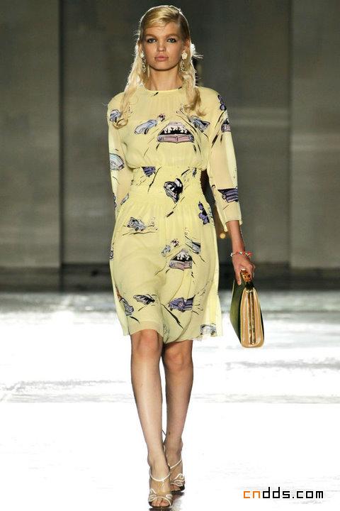 prada2012春夏溫暖懷舊色調(diào)