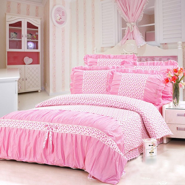粉嫩温馨床品打造甜蜜浪漫卧室