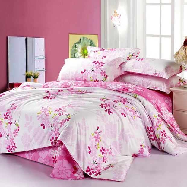 粉嫩温馨床品打造甜蜜浪漫卧室