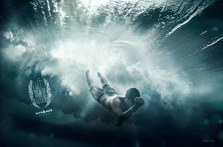 澳大利亚摄影师人与大浪相融合的一瞬间的速度感摄影作品