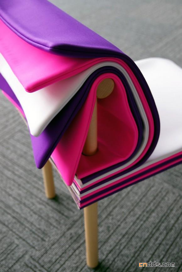 页面”（Pages）椅子的创意设计