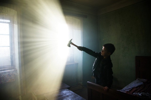 罗马尼亚摄影师Remus Tiplea关于窗户和阳光的摄影作品欣赏