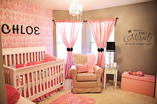 灵动可爱粉色婴儿房设计