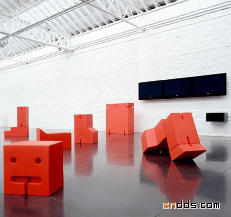 2012米兰国际家具展：互动家具Cubebot