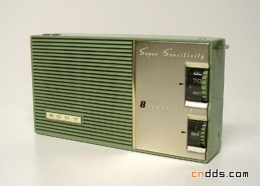 怀旧设计：1960年代老式晶体管收音器
