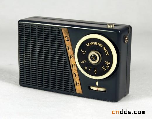 怀旧设计：1960年代老式晶体管收音器