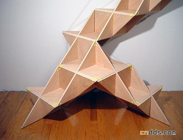 低设计熵的开放三角架