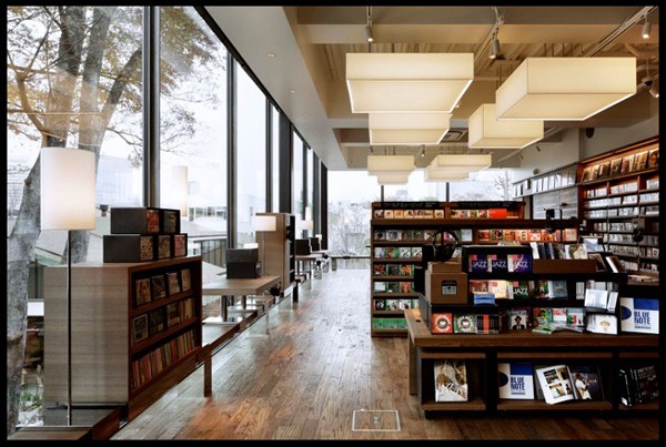 Tsutaya Books 森林里的书店