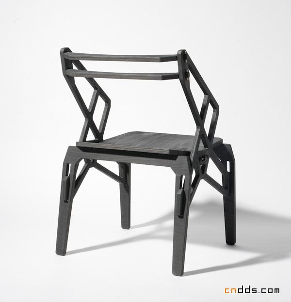 傳統(tǒng)框架“frame chairs”