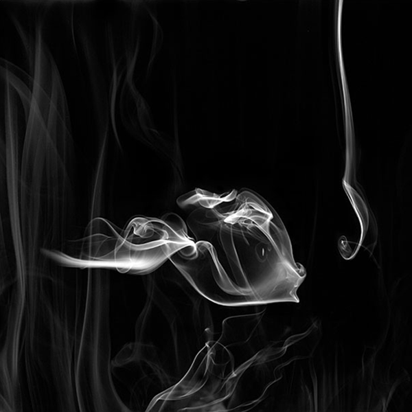 设计师 Mehmet Ozgur 的作品，烟的艺术品