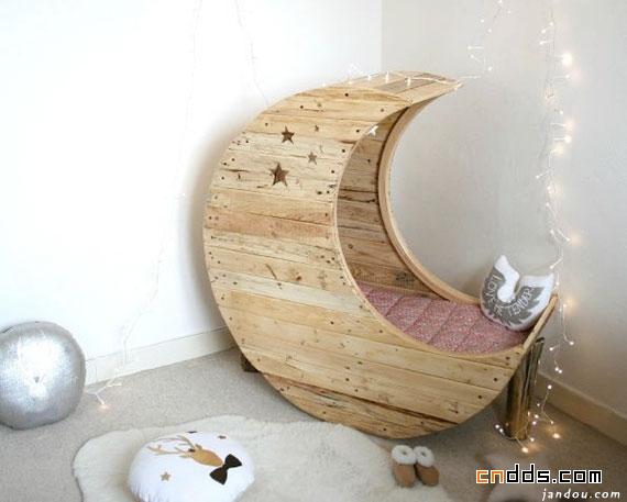 创意家居：可爱童话般的月亮婴儿床