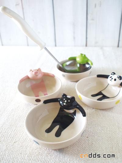 洗澡的熊猫